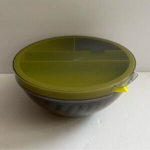 The Pampered Chef Meal Prep Salad Cutting Bowl 5 Piece Set